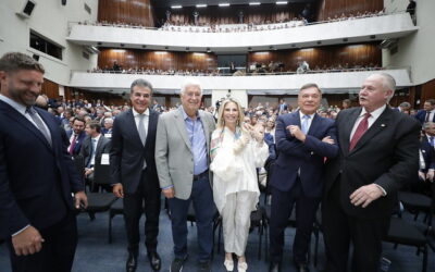 Movimento Pró-Paraná prestigia solenidade de posse de entidades paranaenses